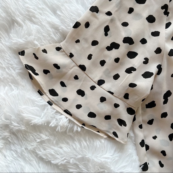 Printed Ruffle Sleeve Top - Picture 2 of 3